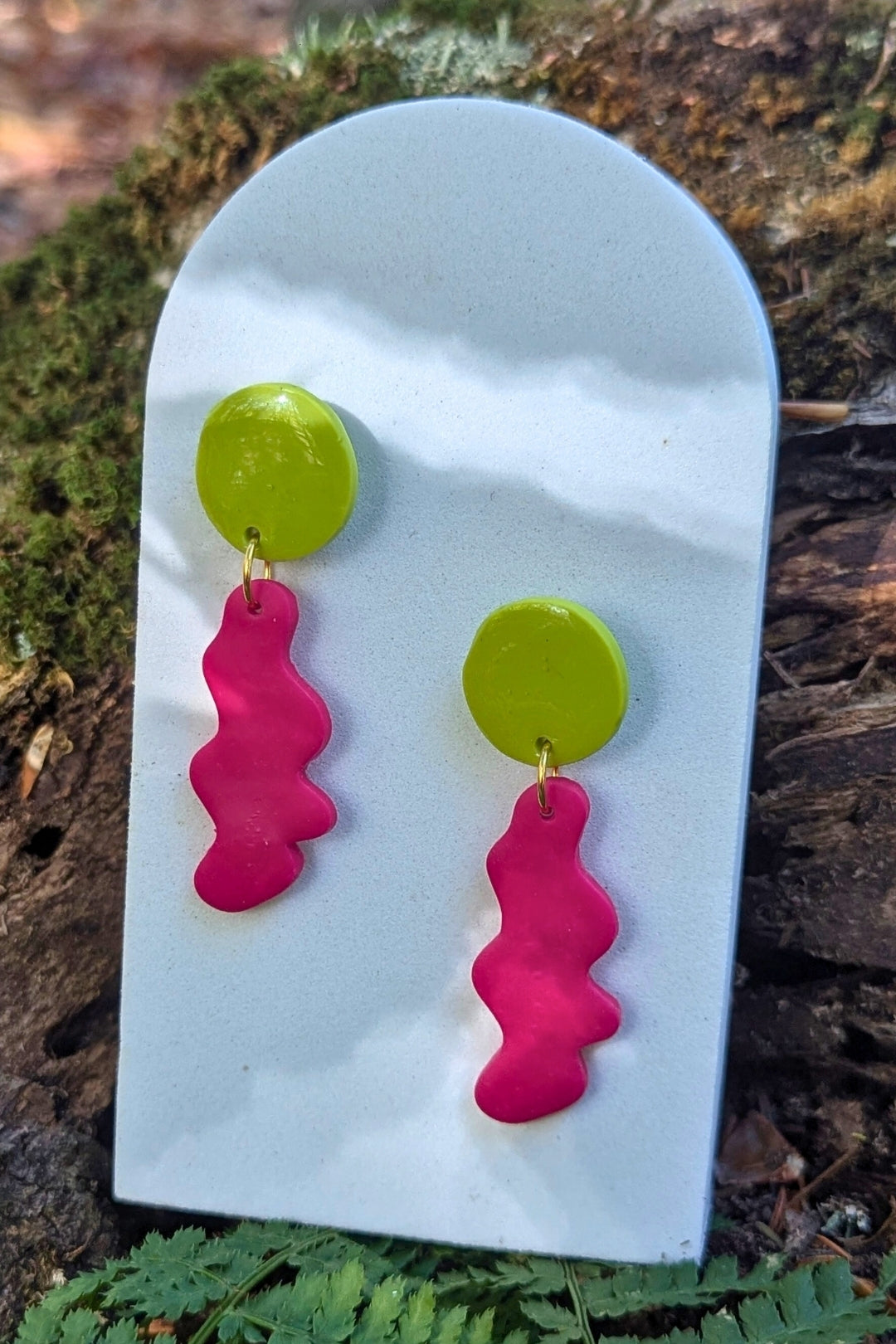 Boucles d'oreilles Vibe - Fuchsia et vert lime - Collection Les Éclatées