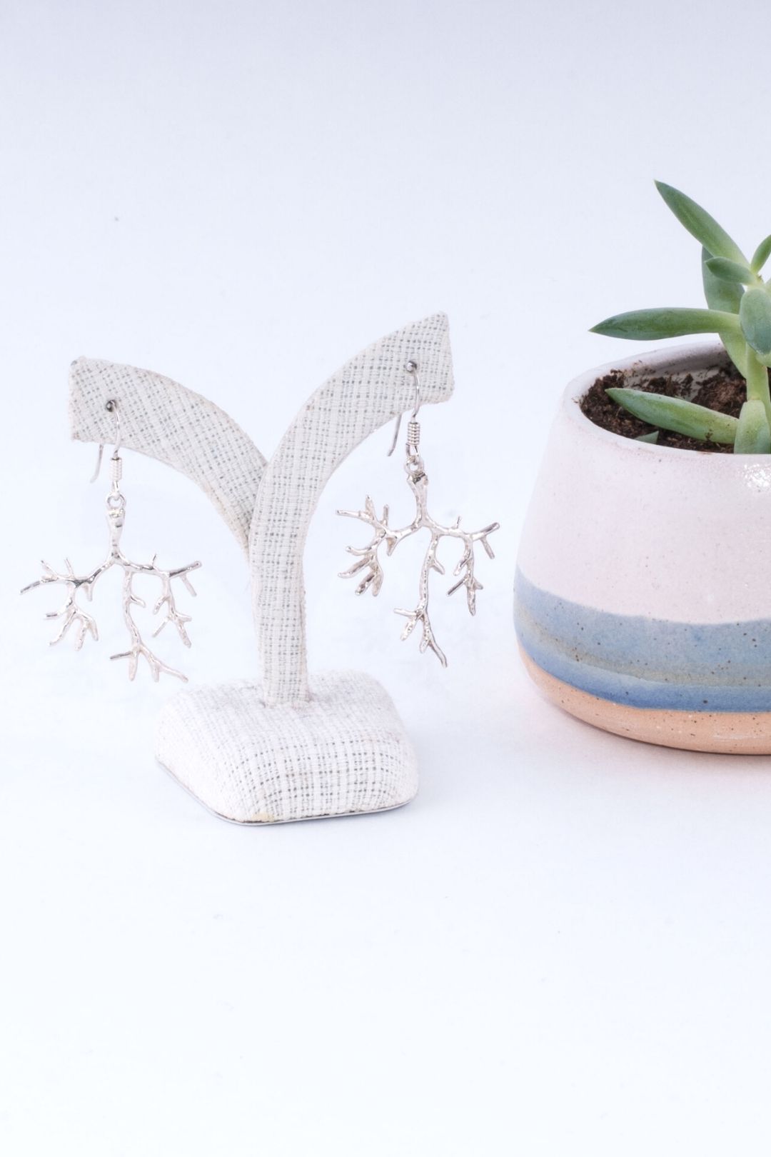 SÉROTONINE DESIGN Boucles oreilles branches solo by Sérotonine Design | Roxy Lama