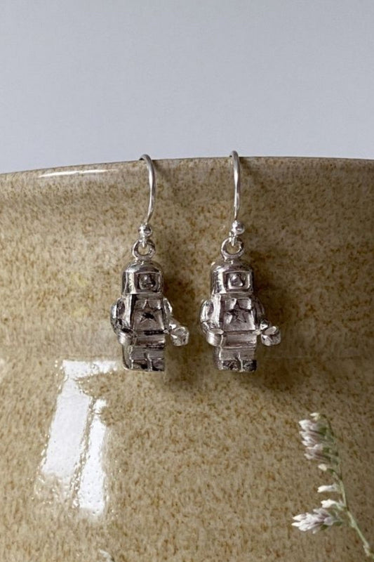 SÉROTONINE DESIGN Boucles oreilles robot solo by Sérotonine Design | Roxy Lama