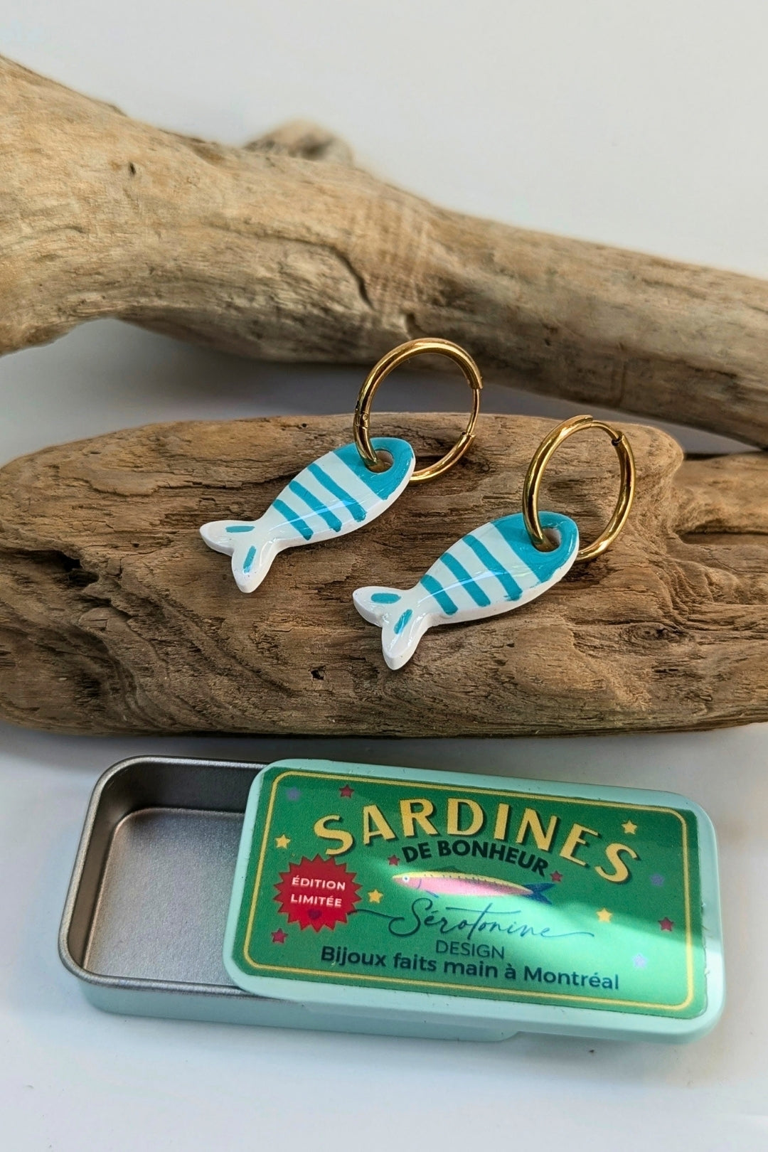 Boucles d'oreilles poisson turquoise La Marinière – Sardines de bonheur, faites main à Montréal