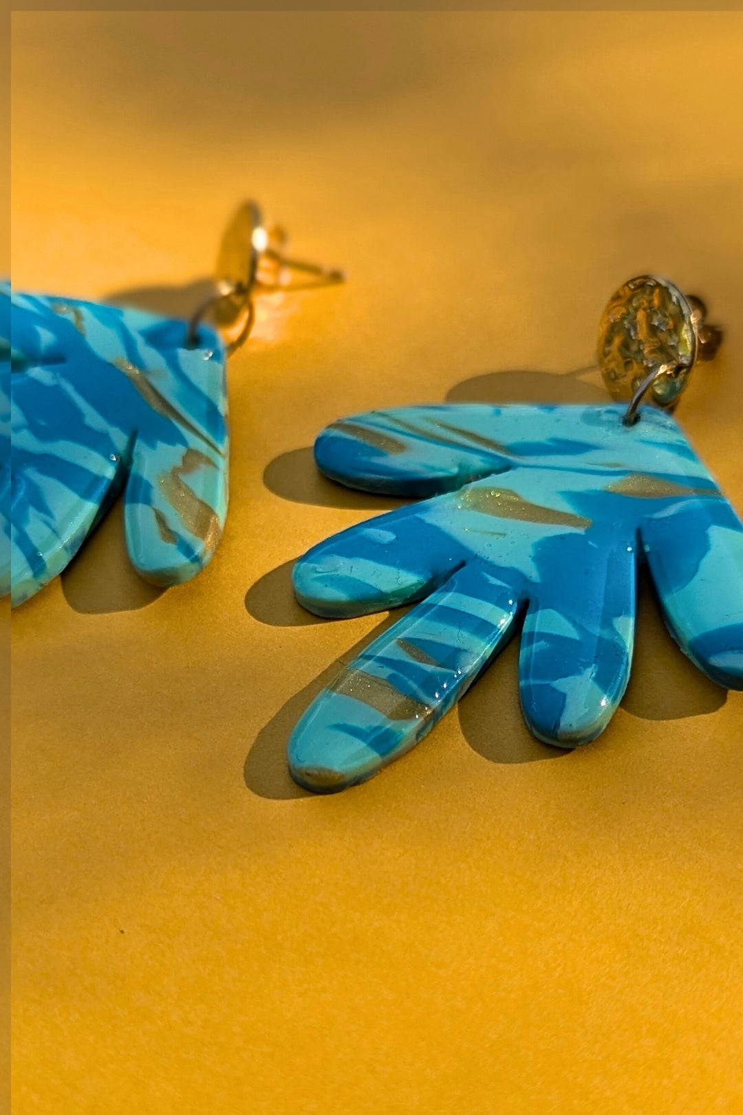 Boucles d'oreilles Folie -Turquoise et Doré - Collection Les Éclatées