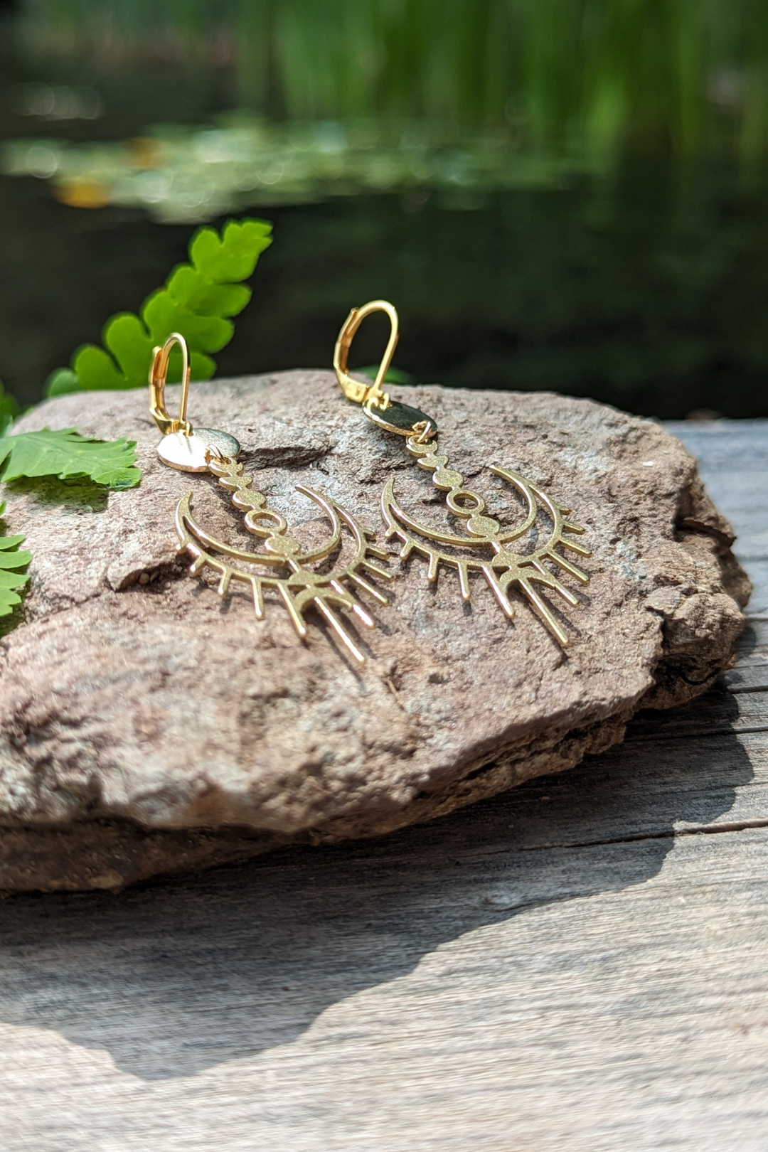 Boucles d'oreilles Eclipse lunaire Boucle d'oreilles by Sérotonine Design | Roxy Lama