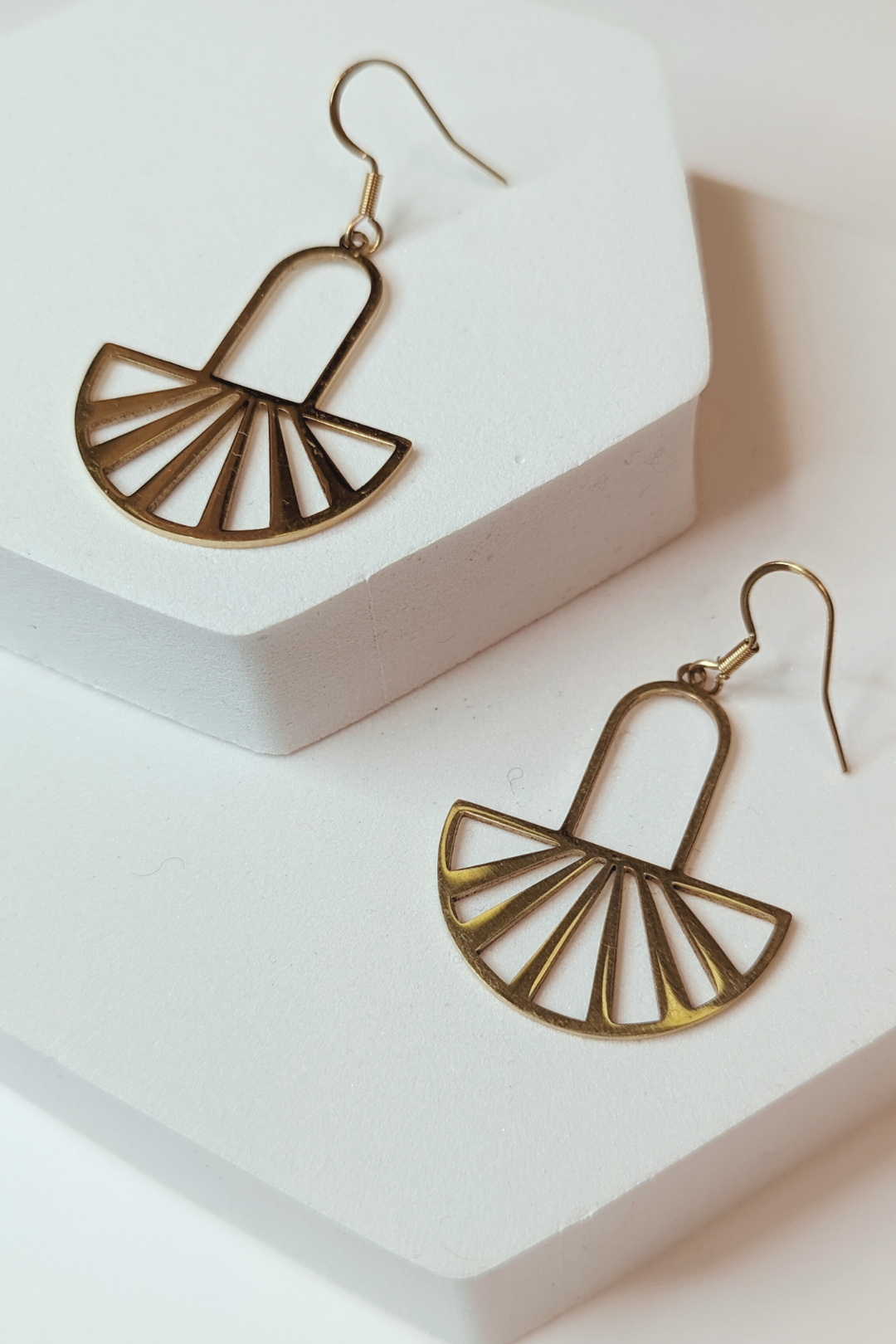 SÉROTONINE DESIGN — Boucles d'oreilles Amélia Or by Sérotonine Design | Roxy Lama