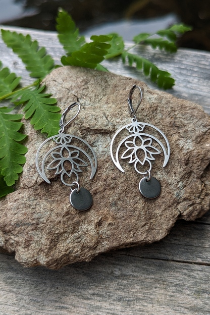 SÉROTONINE DESIGN - Boucles d'oreilles Lotus lune Argent Boucle d'oreilles by Sérotonine Design | Roxy Lama