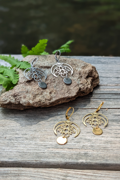 SÉROTONINE DESIGN - Boucles d'oreilles Lotus lune Boucle d'oreilles by Sérotonine Design | Roxy Lama