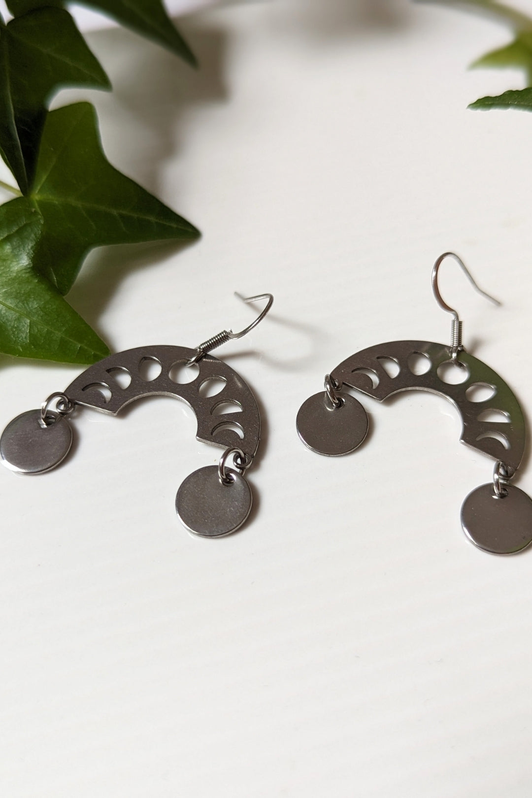 SEROTONINE DESIGN - Boucles d'oreilles Lune éternelle Boucle d'oreilles by Sérotonine Design | Roxy Lama