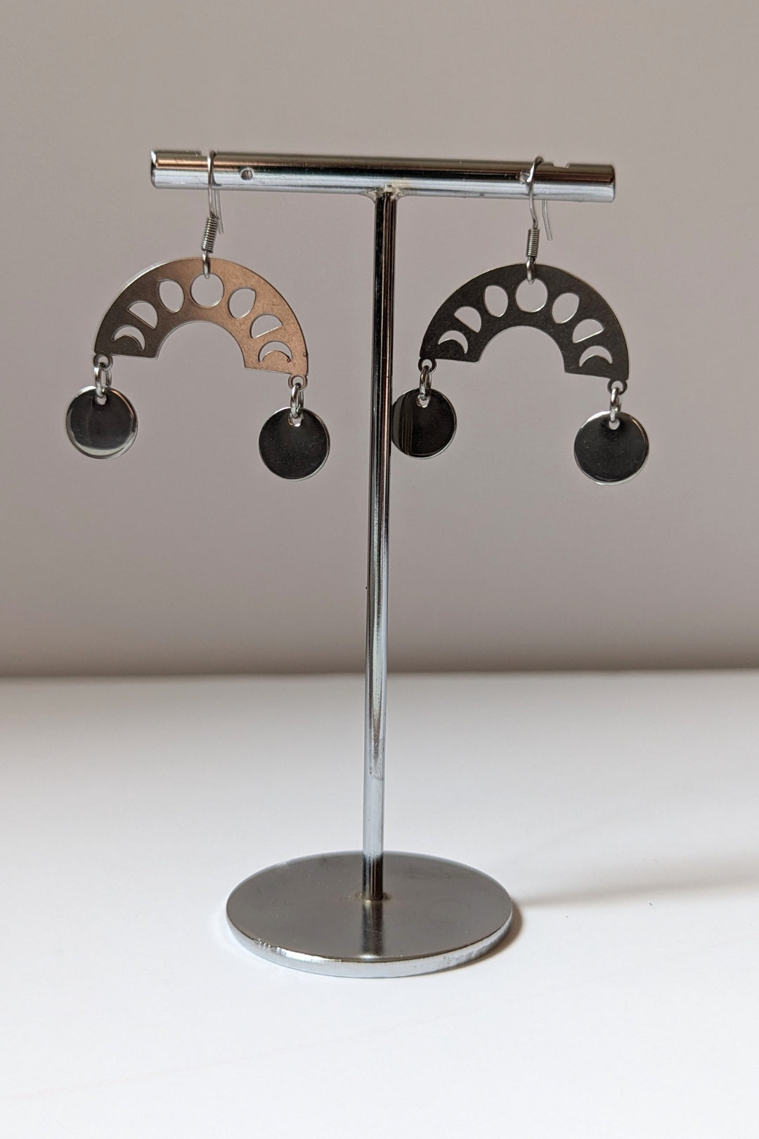 SEROTONINE DESIGN - Boucles d'oreilles Lune éternelle Boucle d'oreilles by Sérotonine Design | Roxy Lama