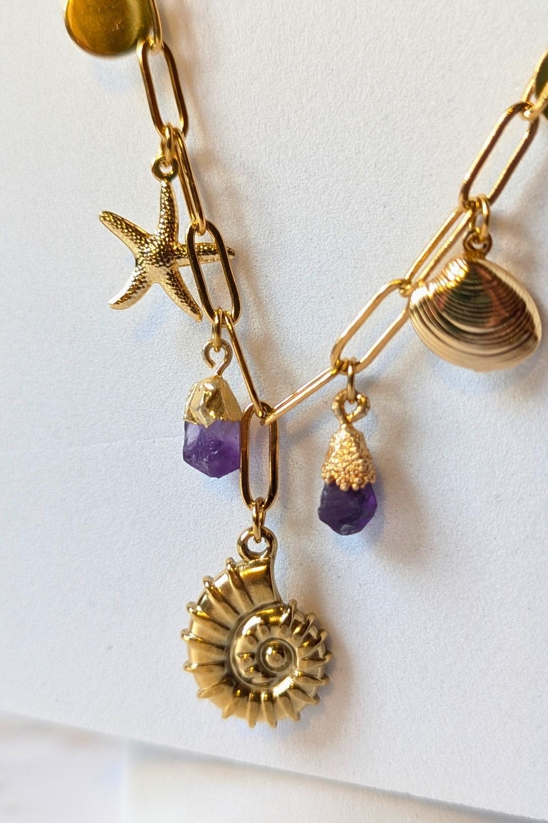 SEROTONINE DESIGN Collection Harmonie — Collier "La Mer" 7 breloques Améthyste brute Collier by Sérotonine Design | Roxy Lama