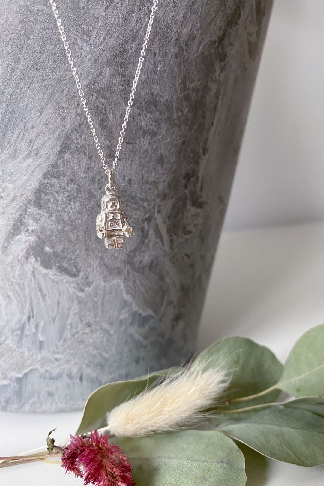 SÉROTONINE DESIGN Pendentif robot by Sérotonine Design | Roxy Lama